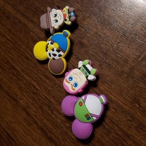 Buzz Lightyear and Woody, Disney 4 pack croc charm set Disneyland